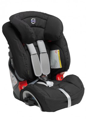 The new Volvo convertible child seat can be used rearward facing from nine months until about six years of age. When the child has outgrown the seat facing rearward, it can be turned forward and then converts into a comfortable highback booster seat.