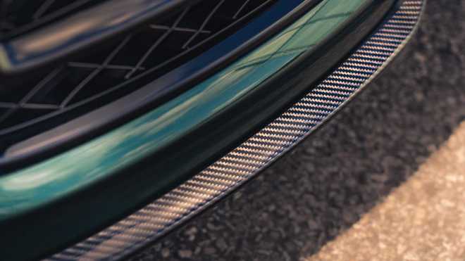 豪车也有运动属性 宾利飞驰推出碳纤维运动套件