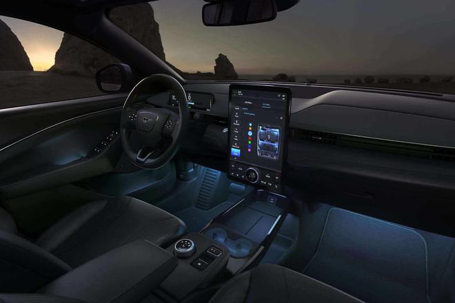 2020北京车展：福特旗下首款纯电动车 Mustang Mach-E正式亮相