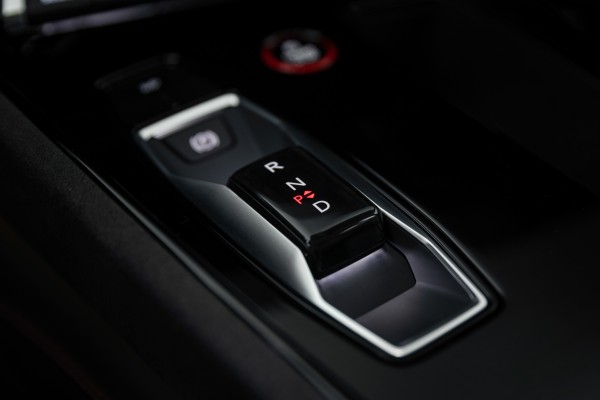 奥迪首款豪华纯电GT跑车 RS e-tron GT正式上市 售价146.88万元